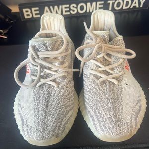 Yeezy 350 Blue Tint, size 5.5